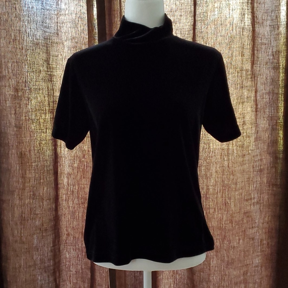 SUMMIT HILL WOMEN'S TOP SIZE 19" A× 25" TL